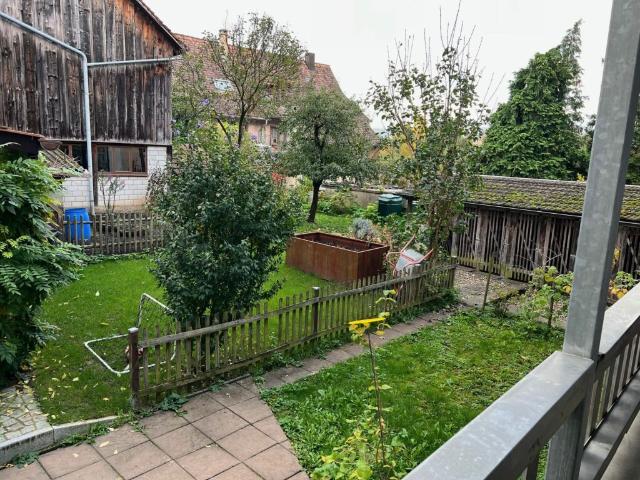 Gemütliche 4.5 Zimmer Wohnung mit Balkon in Hallau