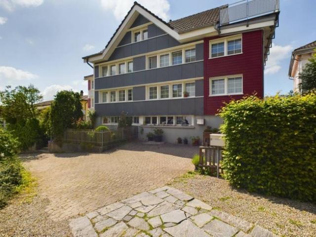 Gemütliches 6.5 Zimmer Einfamilienhaus mit grosszügiger Terrasse in Herisau