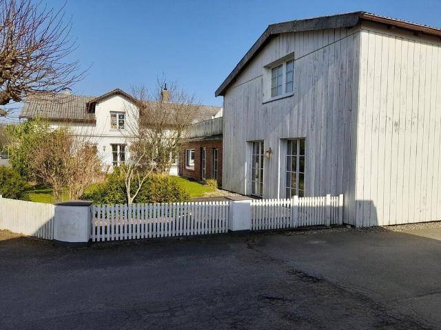 Gemütliches 3 bis 4 Familienhaus mit Ausbaupotential in Ausacker