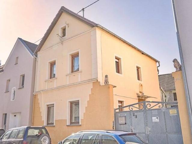 Gemütliches Wohnhaus mit Nebengebäuden Innenhof und Garten