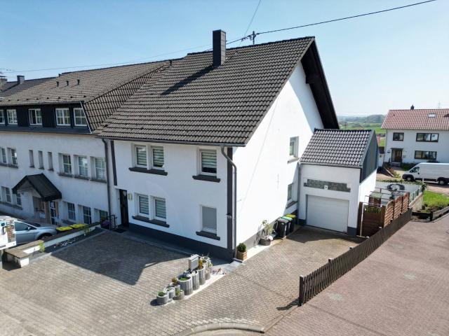 Gemütliches Zweifamilienhaus mit Einliegerwohnung, Sauna & Terrasse in Felsberg auch für Anleger