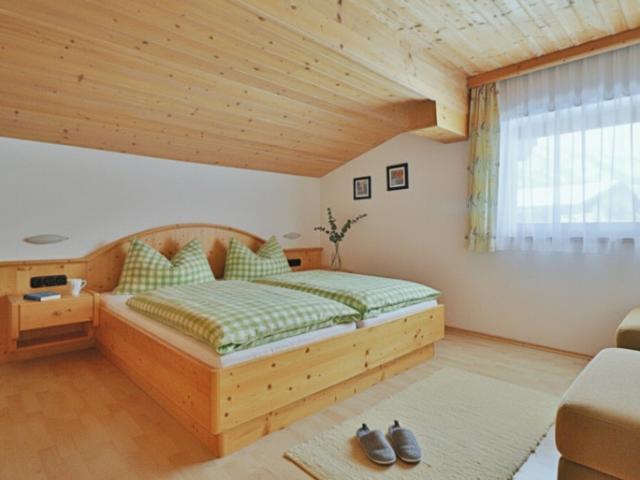 Gemütliches Zweifamilienhaus mit großem Garten in ruhiger Lage