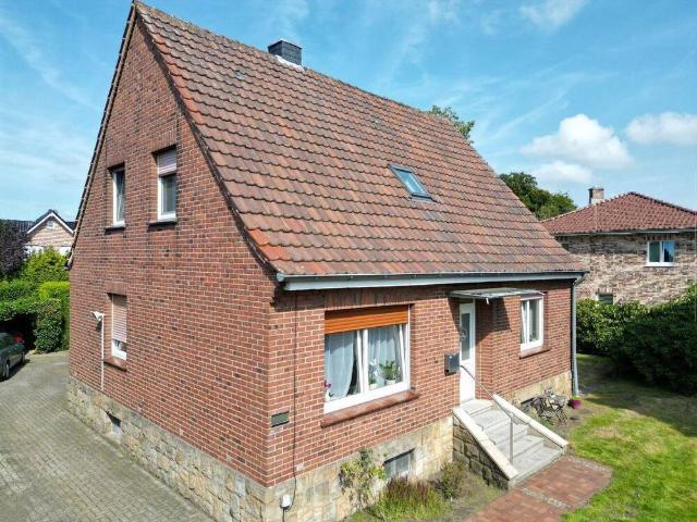 Gemütliches Zweifamilienhaus Stadtnah wohnen, großzügig leben