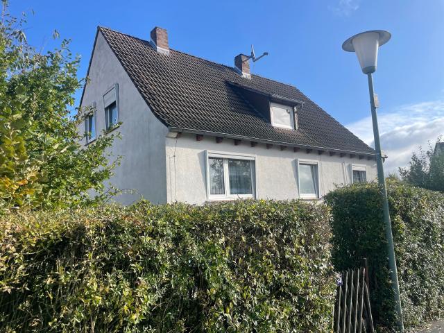 Gemütliches Ein bis Zweifamilienhaus mit großem Grundstück in Kassel Warteberg auch für Bauträger geeignet