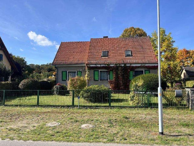 Gemütliches Einfamilienhaus mit Einliegerwohnung auf idyllischem Grundstück sucht neue Bewohner