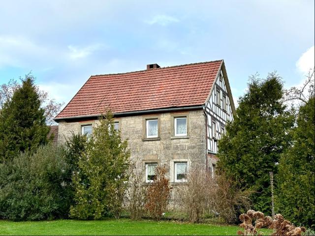 Gemütliches Einfamilienhaus mit großem Grundstück.