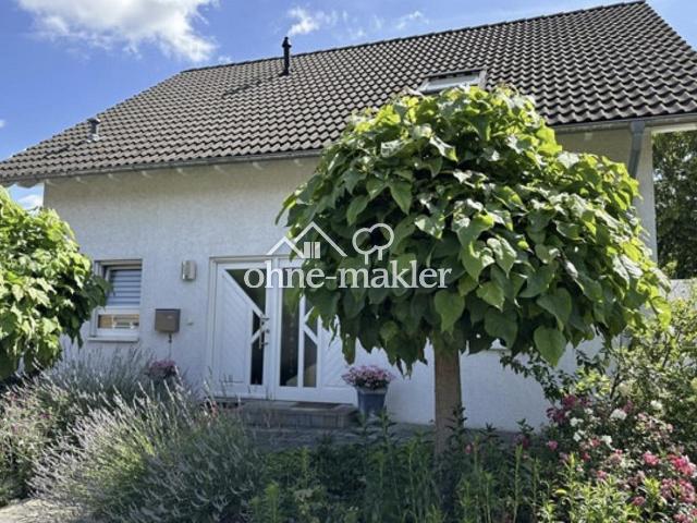 Gemütliches, modernes EFH mit sehr privatem Grundstück & Wintergarten