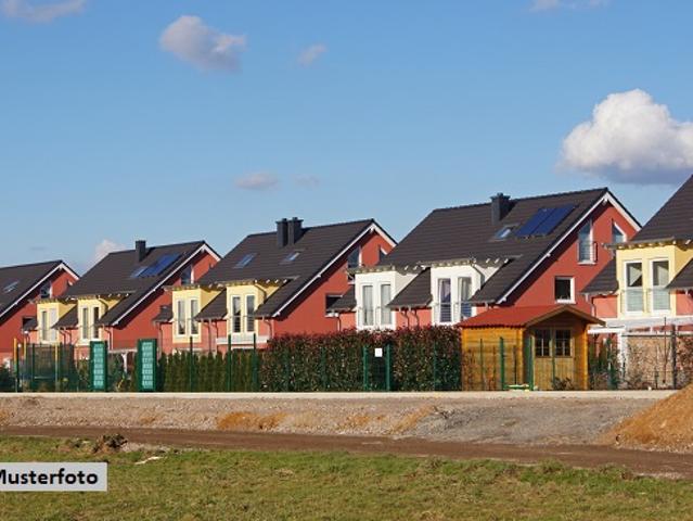 Gemütliches Reihenendhaus mit Garten und Garage