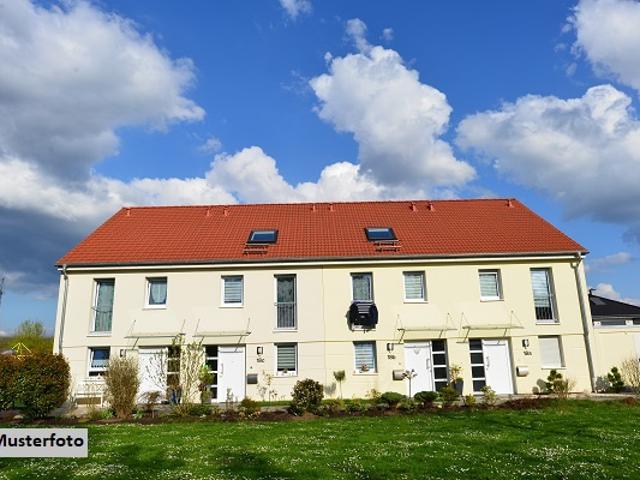 Gemütliches Reihenendhaus mit Garten und Garage