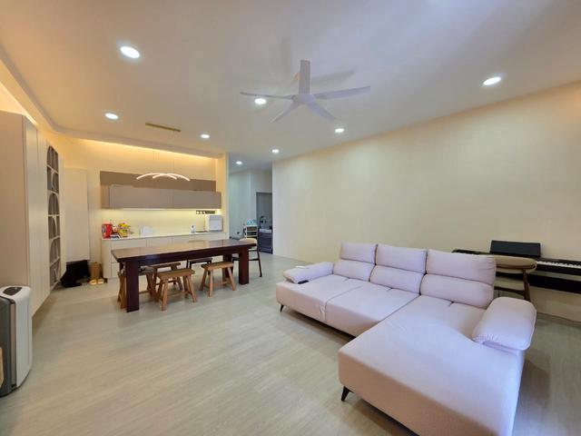 Gem Suites Apartment at Stutong Baru 2 bedrooms 2 Carparks Nice Design