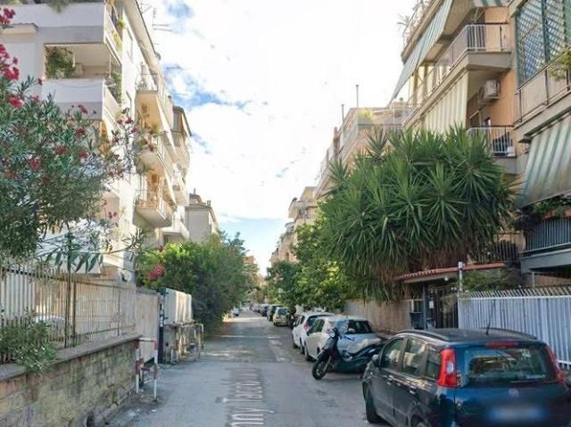 Gemelli grazioso ampio monolocale arredato