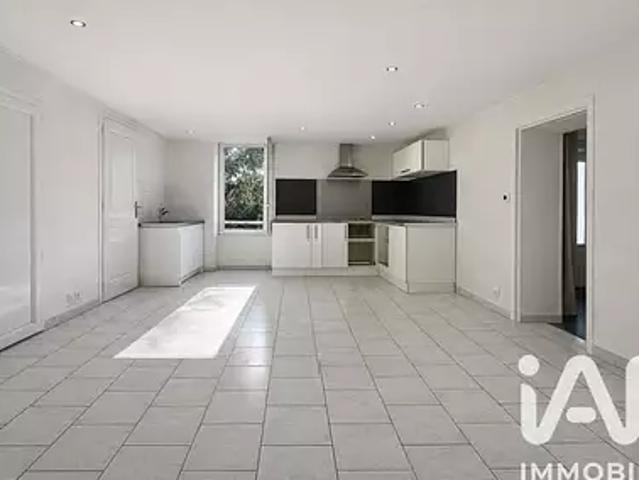 Gémenos 13420 Achat / Vente appartement 2 pièces t2 au dernier étage