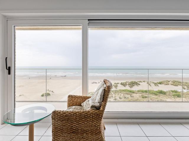 Gemeubeld appartement 3 slaapkamers zeedijk Oostduinkerke