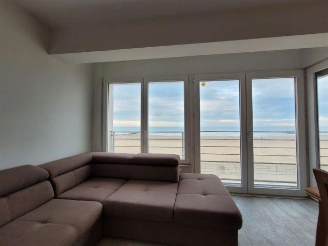 Gemeubeld appartement met zeezicht