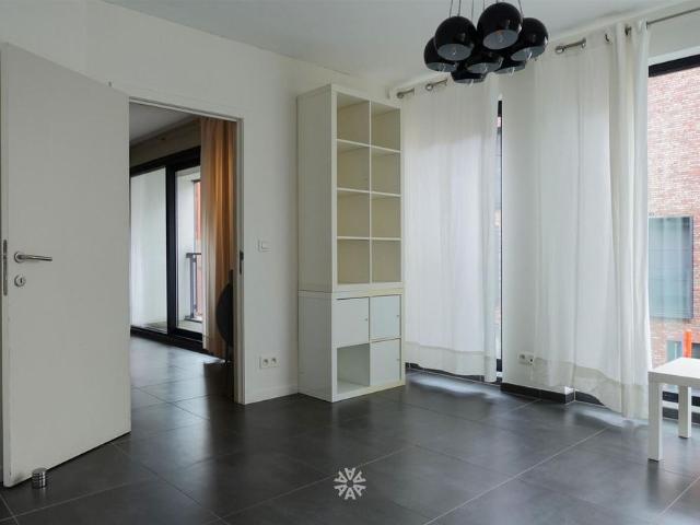 Gemeubeld appartement nabij Sint Pietersstation te huur in Gent