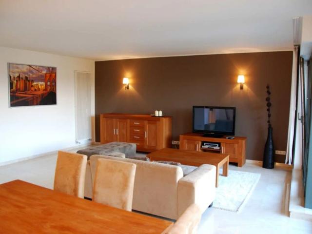 Gemeubeld appartement van uitstekend hoge standing
