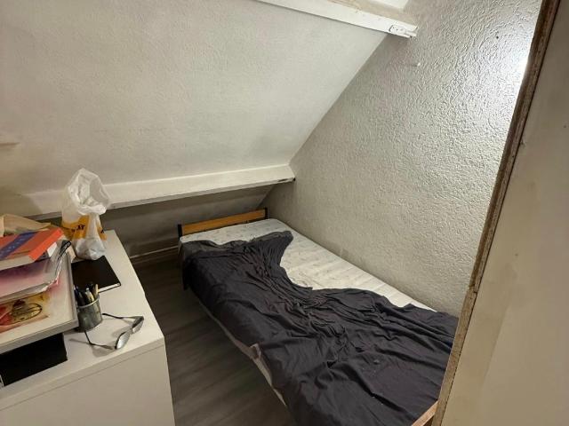 Gemeubileerde kleine kamer te huur nabij centrum
