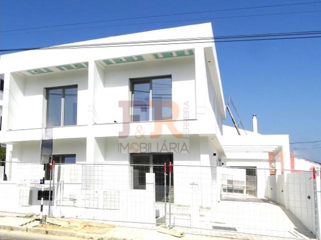 Geminada Duplex T2+1 com Pérgula Fernão Ferro