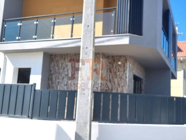 Geminada Duplex T3 com duas Suites' Pronta 'Habitar, Fernão. 135m² Fernão Ferro