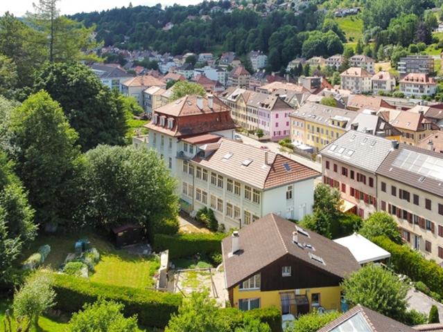 Gemischt genutztes Gebäude mit großem Potenzial für ein ambitioniertes Immobilienprojekt