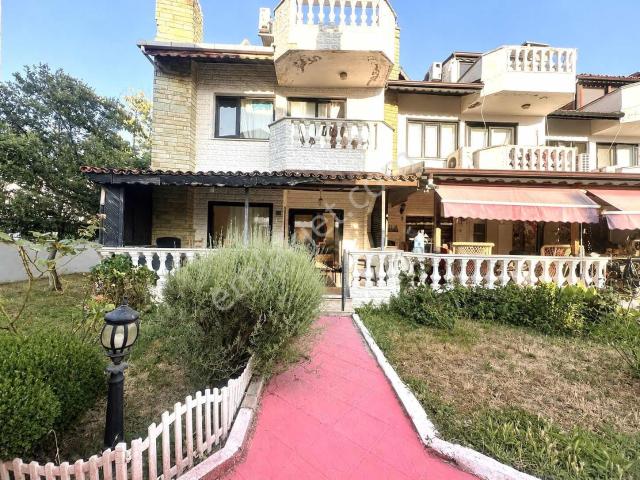 Gemlik Kumla Yustur Villaları'nda Satılık Trıplex 4+1 Köşe Villa