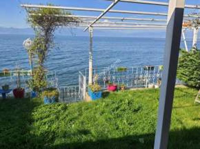 Gemlik Kurşunlu Mah Satılık Denize Sıfır Bahçeli Villa