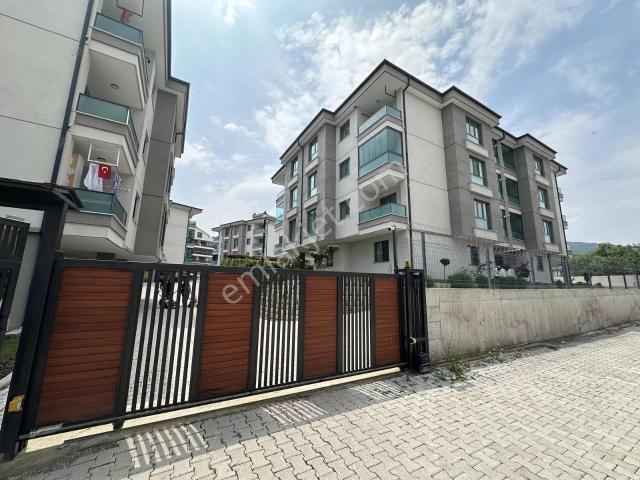 Gemlik Kurşunlu'da Havuzlu 3+1 Satılık Daire