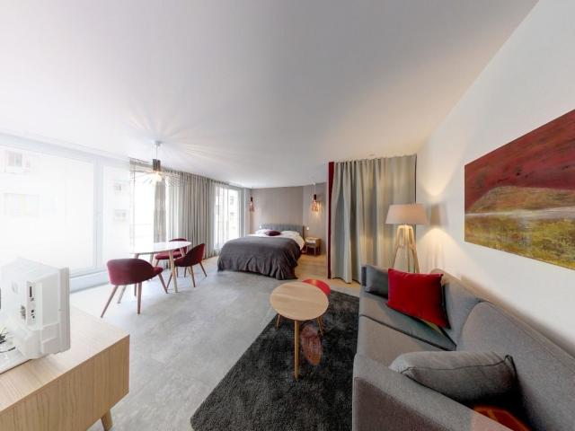GEMÖBLTE RESIDENZ «PETITE COUR» STUDIOS MIT HOTELDIENSTLEISTUNGEN