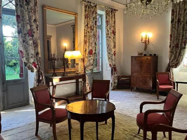 Gentilhommière Directoire 350 m² habitables, 2000 m² de terrain