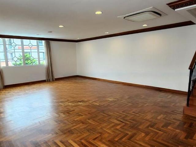 Gentle Villas D11, Semi