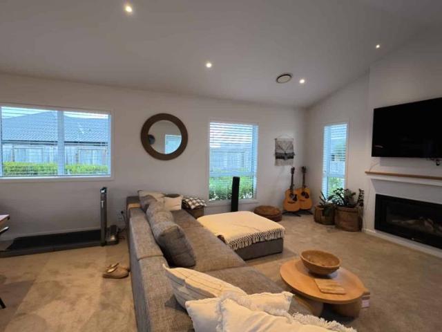 Genuine Long Term Awesome Location Super Modern Home