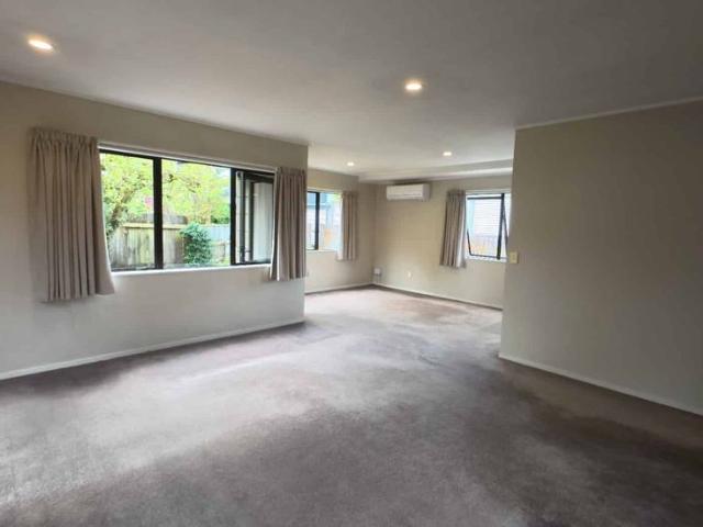 Genuine Long Term Stunning Setting Pet Friendly