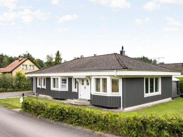 Genvägen 1A