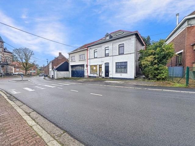 Genval – Immeuble de rapport incl. 2 apt / 1 commerce