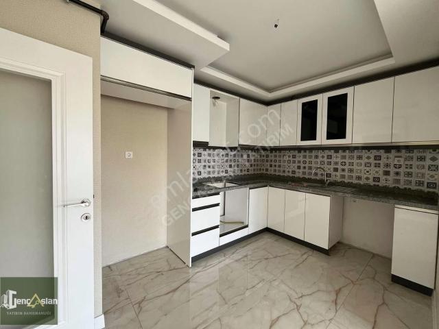 ▄gençaslan'dan▄n.ertaş Cadde Üstü Ebeveyn Banyolu Kiralık 4+1