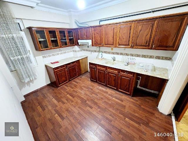 GENÇBAY EMLAK'TAN ÇİFTLİKTE 1.KAT 3+1 KREDİYE UYGUN MERKEZİ KONUMDA ACİL SATILIK FIRSAT DAİRE