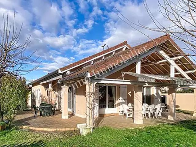 Genas 69740 Achat / Vente maison 7 pièces t7 terrasse cave