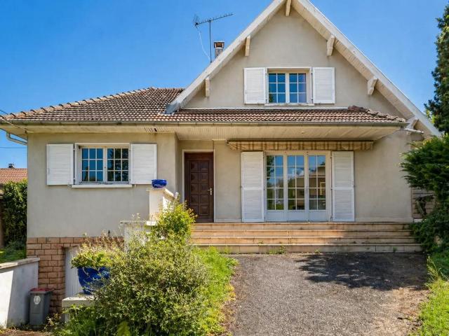 Genas – Centre Village – Maison Familiale 162 M² 135m² Genas