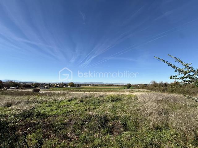 SOUS OFFRE Genas hyper centre terrain de 402 m² viabilisé