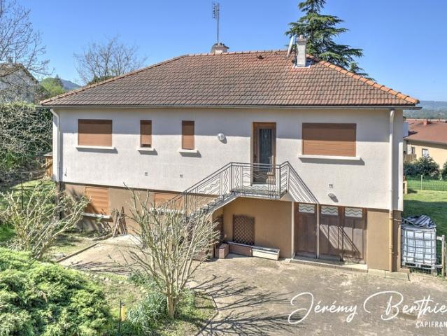 GENAY 69 Maison 141 m² 7 pièces 1775 m² de terrain Fort potentiel