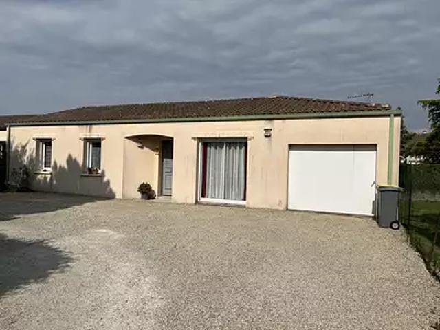 Geneston 44140 Location maison 4 pièces t4 terrasse parking