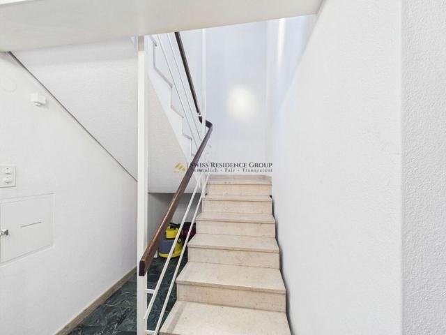 Generous 6 room single family house with garden idyll and garage