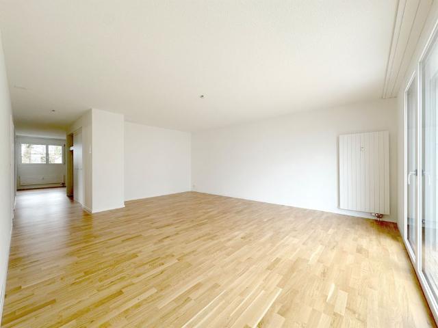 Generous family apartment in green surroundings