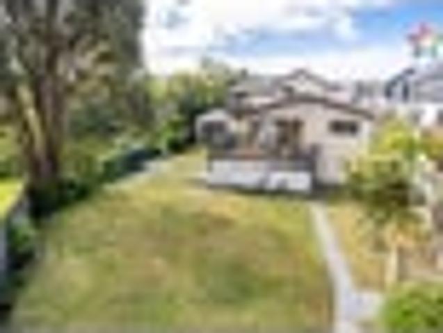 GENEROUS FAMILY HOME HEAPS OF POTENTIAL