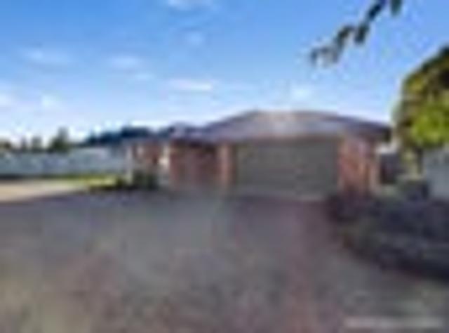 Generous Family Living in Darfield