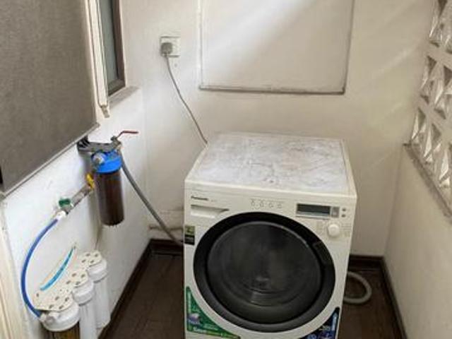 Generous living dining spaces near to school market mrt and others