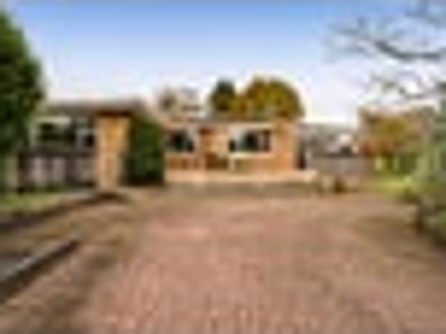 Generous Living Fringe of Inglewood