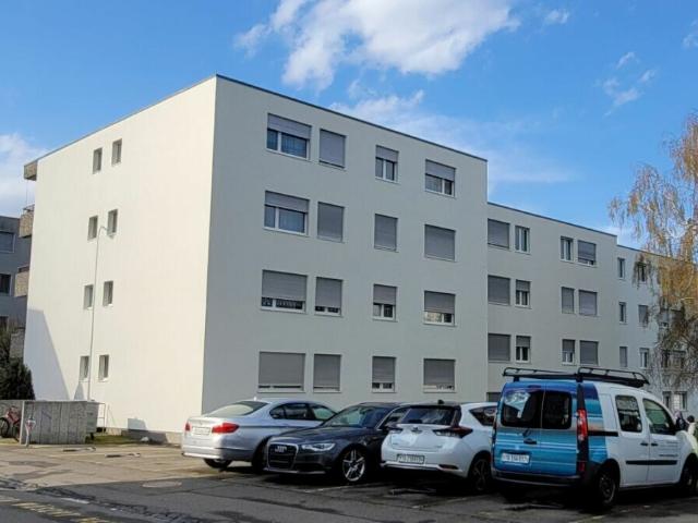 Generöses Wohnen top modern mit Balkon im Grünen! Kopie