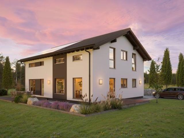 Generationenhaus mit zwei großen getrennten Wohneinheiten von WHITE & BLACK