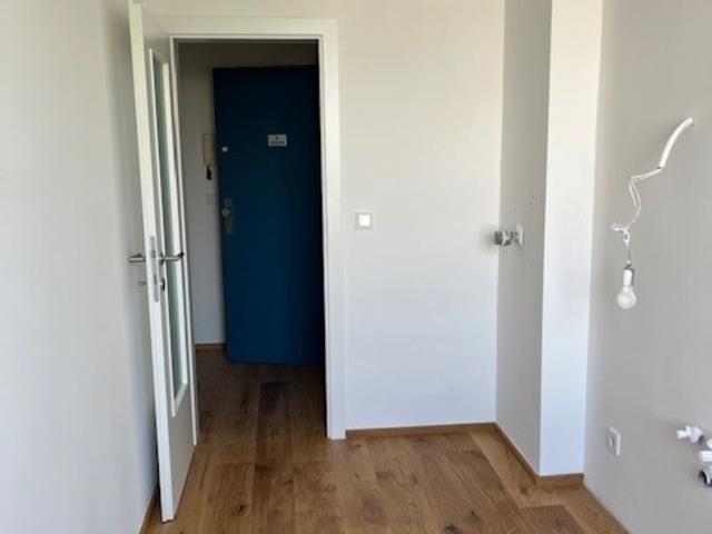 Generalsanierte 4 Zimmerwohnung mit Loggia